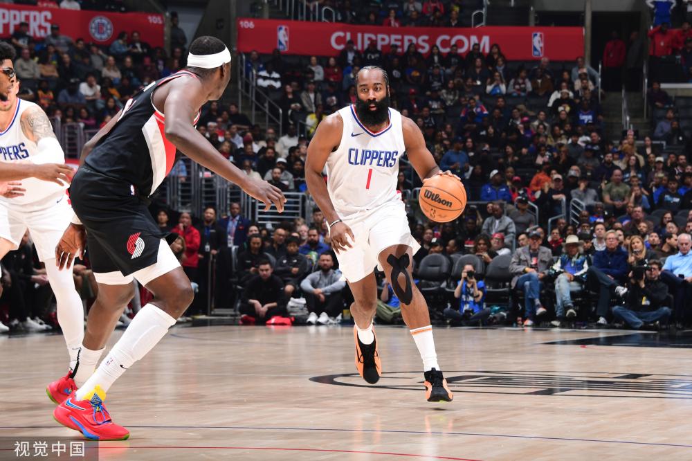 球员们在高 球员们在高